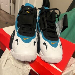 Nike Diamond turf… Deion Sanders signature shoe. Never worn